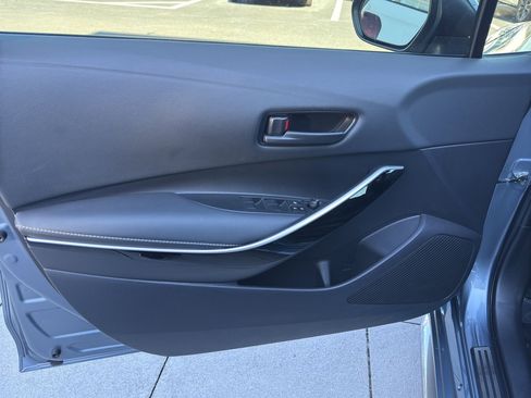 Used 2022 Toyota Corolla LE image 12