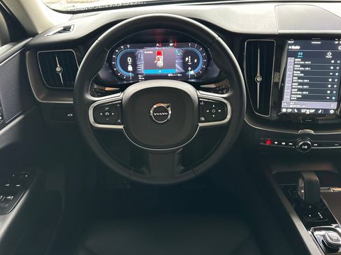 Used 2024 Volvo XC60 B5 Core image 17