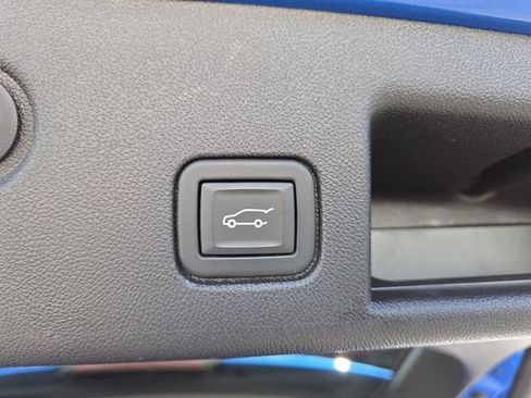 Used 2024 Chevrolet Equinox RS FWD image 17