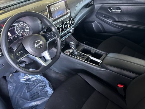 Used 2024 Nissan Sentra SV FWD image 10