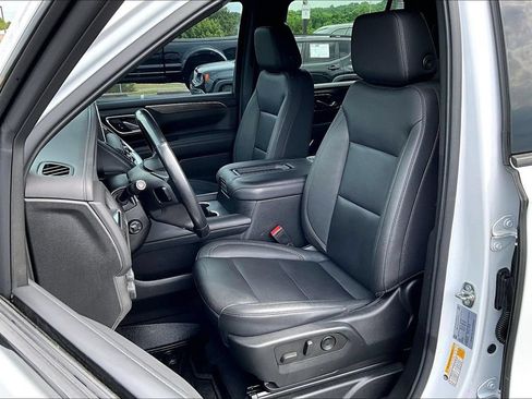 Used 2022 Chevrolet Tahoe Z71 w/ Luxury Package AWD/4WD image 23