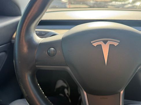 Used 2019 Tesla Model 3 Standard Range Plus image 17