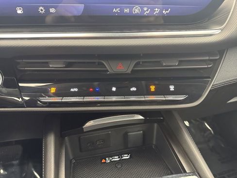 Used 2024 Buick Envision Preferred image 24