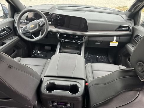 New 2026 Chevrolet Suburban Premier AWD/4WD image 32