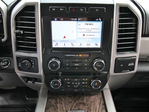 Used 2019 Ford F250 Lariat w/ Lariat Ultimate Package AWD/4WD image 30
