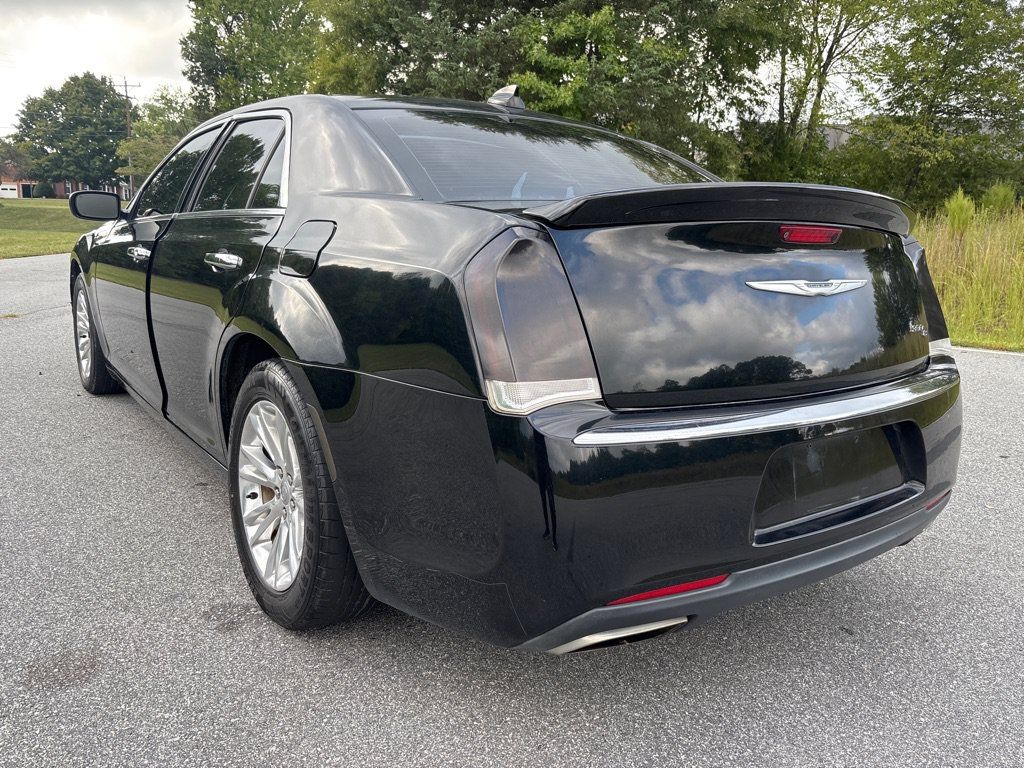 Used 2016 Chrysler 300 C RWD image 3
