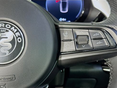 Used 2024 Alfa Romeo Tonale Veloce image 14