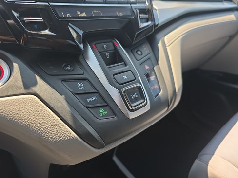 Used 2020 Honda Odyssey EX image 24