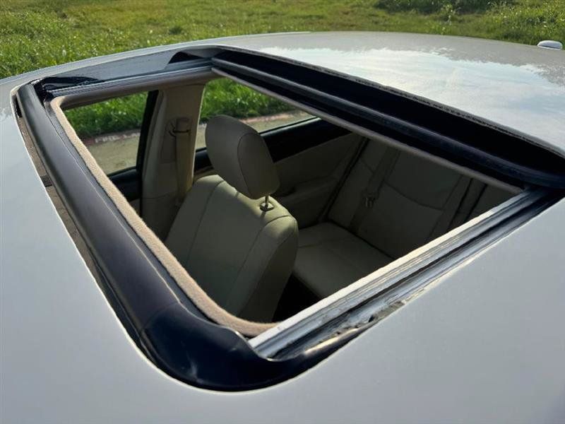 Used 2011 Toyota Avalon Limited FWD image 15