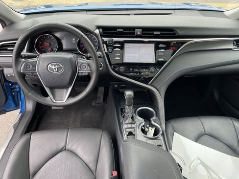 Used 2018 Toyota Camry XSE image 15