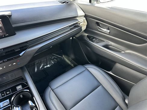 Certified 2025 Nissan Murano SV image 18