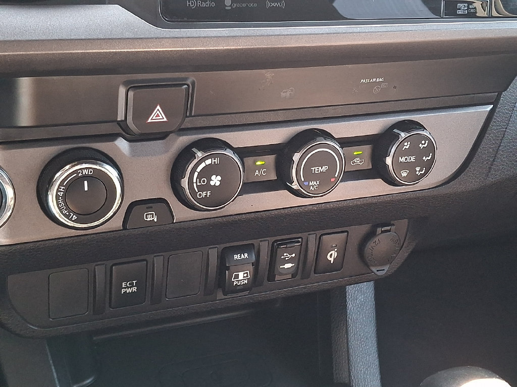 Used 2019 Toyota Tacoma TRD Off-Road AWD/4WD image 17