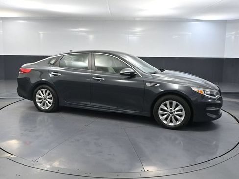 Used 2016 Kia Optima LX FWD image 3