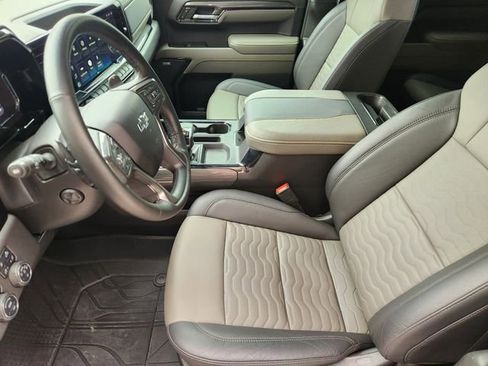 Used 2025 Chevrolet Silverado 1500 ZR2 w/ Technology Package image 11