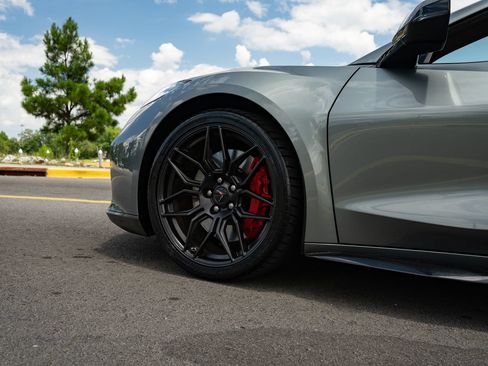 Used 2023 Chevrolet Corvette Z06 RWD image 16
