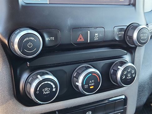 Used 2024 RAM 5500 Tradesman w/ Chrome Appearance Group image 17