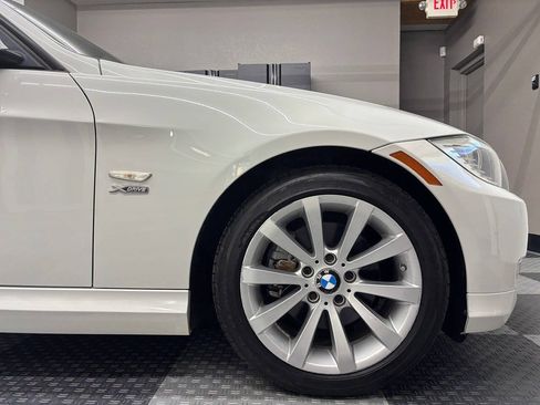 Used 2011 BMW 328i xDrive Sedan AWD/4WD image 5