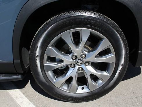 Certified 2025 Toyota Grand Highlander FWD image 9