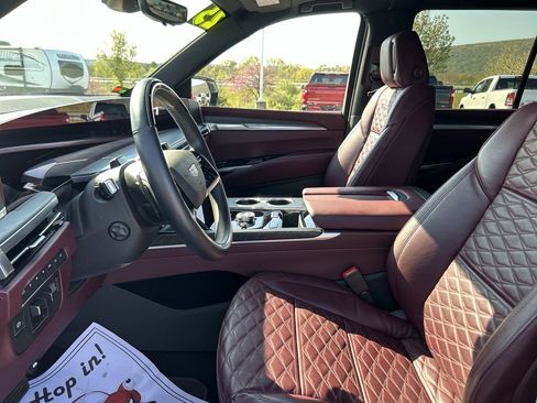 Used 2025 Cadillac Escalade Premium Luxury w/ Touring Package AWD/4WD image 22