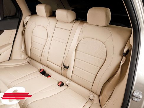 Used 2019 Mercedes-Benz GLC 300 4MATIC image 27