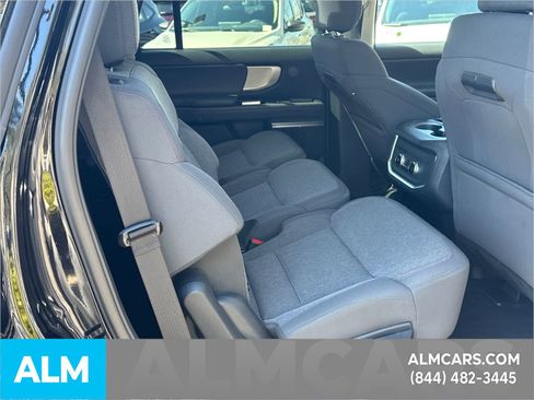 Certified 2025 Ford Expedition Active image 18