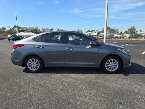 Used 2018 Hyundai Accent SEL image 3