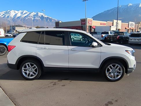 Used 2024 Honda Passport EX-L image 2