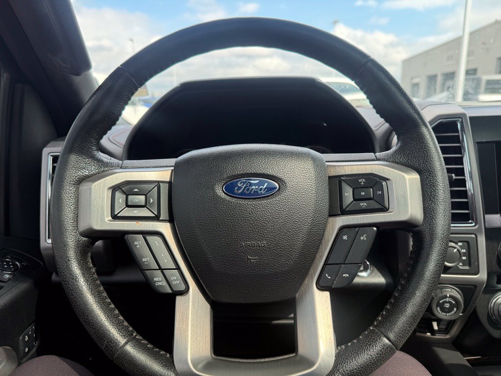 Used 2016 Ford F150 Platinum w/ Equipment Group 701A Luxury AWD/4WD image 11