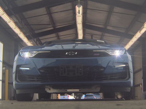 Certified 2021 Chevrolet Camaro SS image 3