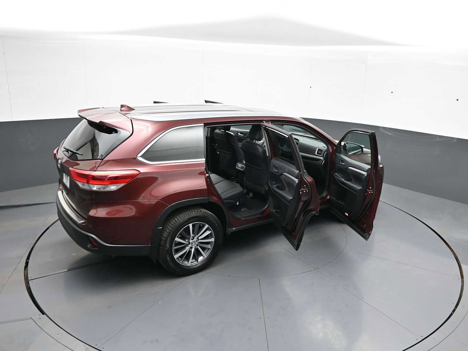Used 2019 Toyota Highlander XLE w/ Protection Package #3 AWD/4WD image 46