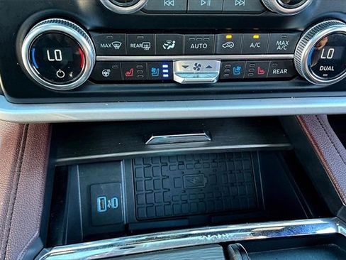 Used 2024 Ford Expedition Max Limited image 16