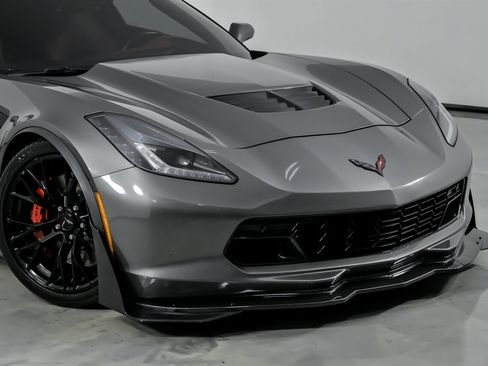 Used 2015 Chevrolet Corvette Z06 w/ 2LZ Preferred Equipment Group image 3