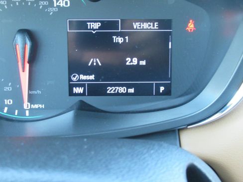Used 2020 Chevrolet Trax LT w/ Driver Confidence Package FWD image 29
