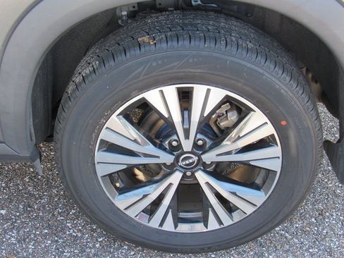 Used 2022 Nissan Rogue SV image 10