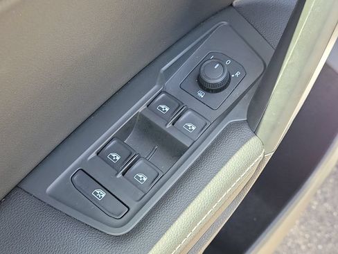 Used 2023 Volkswagen Tiguan S FWD image 18