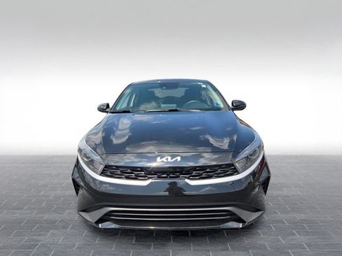 Used 2024 Kia Forte LXS w/ LXS Technology Package FWD image 2