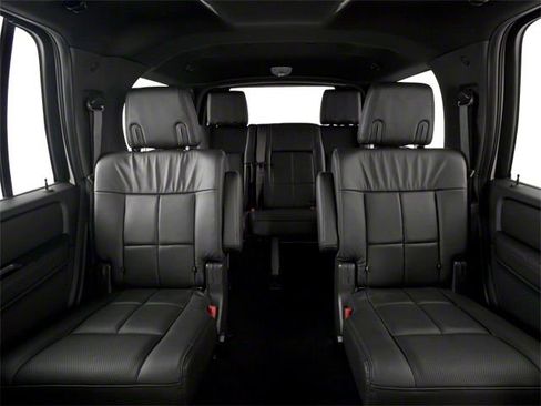 Used 2013 Lincoln Navigator 2WD w/ HD Trailer Tow Pkg image 15