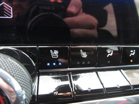 Used 2024 Chevrolet Colorado Z71 w/ Z71 Convenience Package 2 image 21