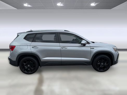 Certified 2023 Volkswagen Taos SE w/ Black Wheel Package FWD image 8