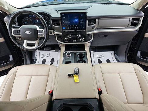 Used 2024 Ford Expedition Max XLT image 12