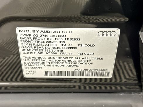 Used 2024 Audi Q4 e-tron Premium Plus image 27