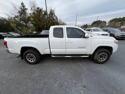 Used 2022 Toyota Tacoma SR image 6