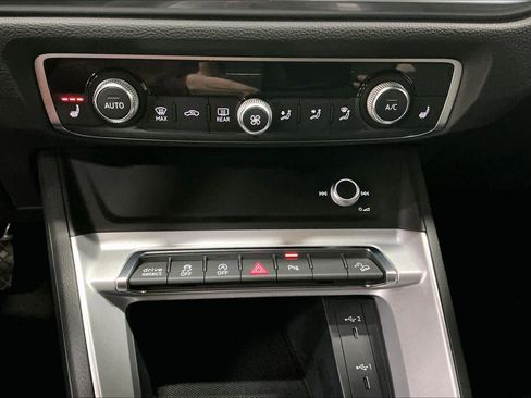 Used 2022 Audi Q3 2.0T Premium w/ Convenience Package image 33