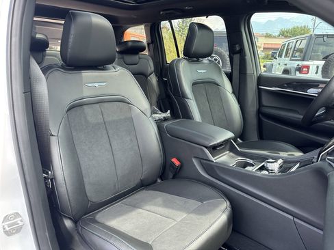 New 2025 Jeep Grand Cherokee Trailhawk w/ Luxury Tech Group III image 33