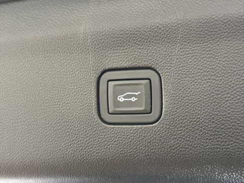 Certified 2024 Buick Enclave Essence w/ Experience Buick Package FWD image 27