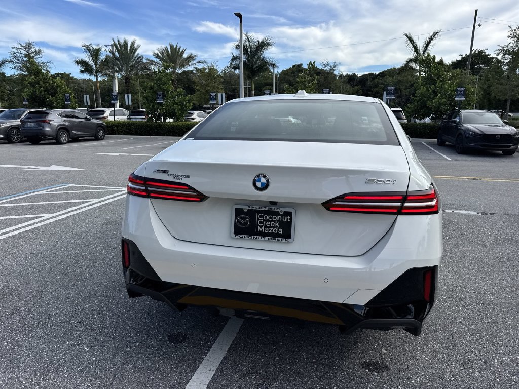 Used 2026 BMW 530i xDrive AWD/4WD image 25