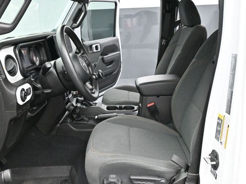 Used 2024 Jeep Gladiator Sport image 11