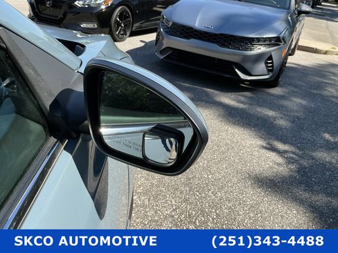 Used 2024 Nissan Sentra SV FWD image 10