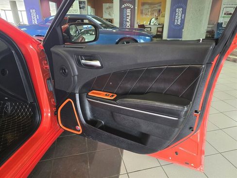 Used 2017 Dodge Charger R/T w/ Plus Group image 13