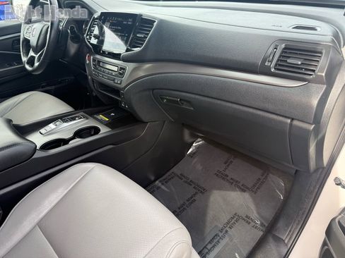 Certified 2024 Honda Passport EX-L image 30